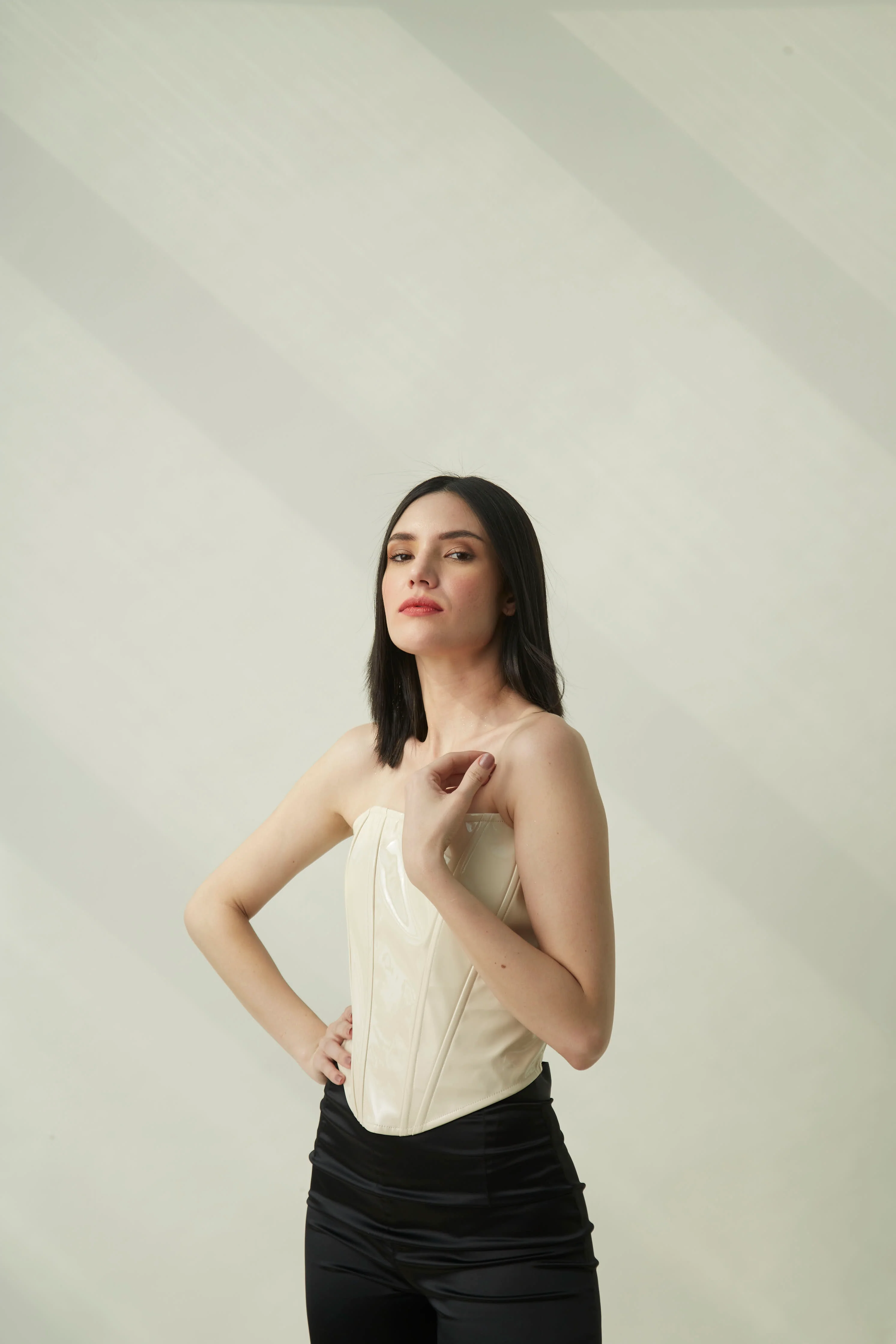 Carla - Off White - Image 4