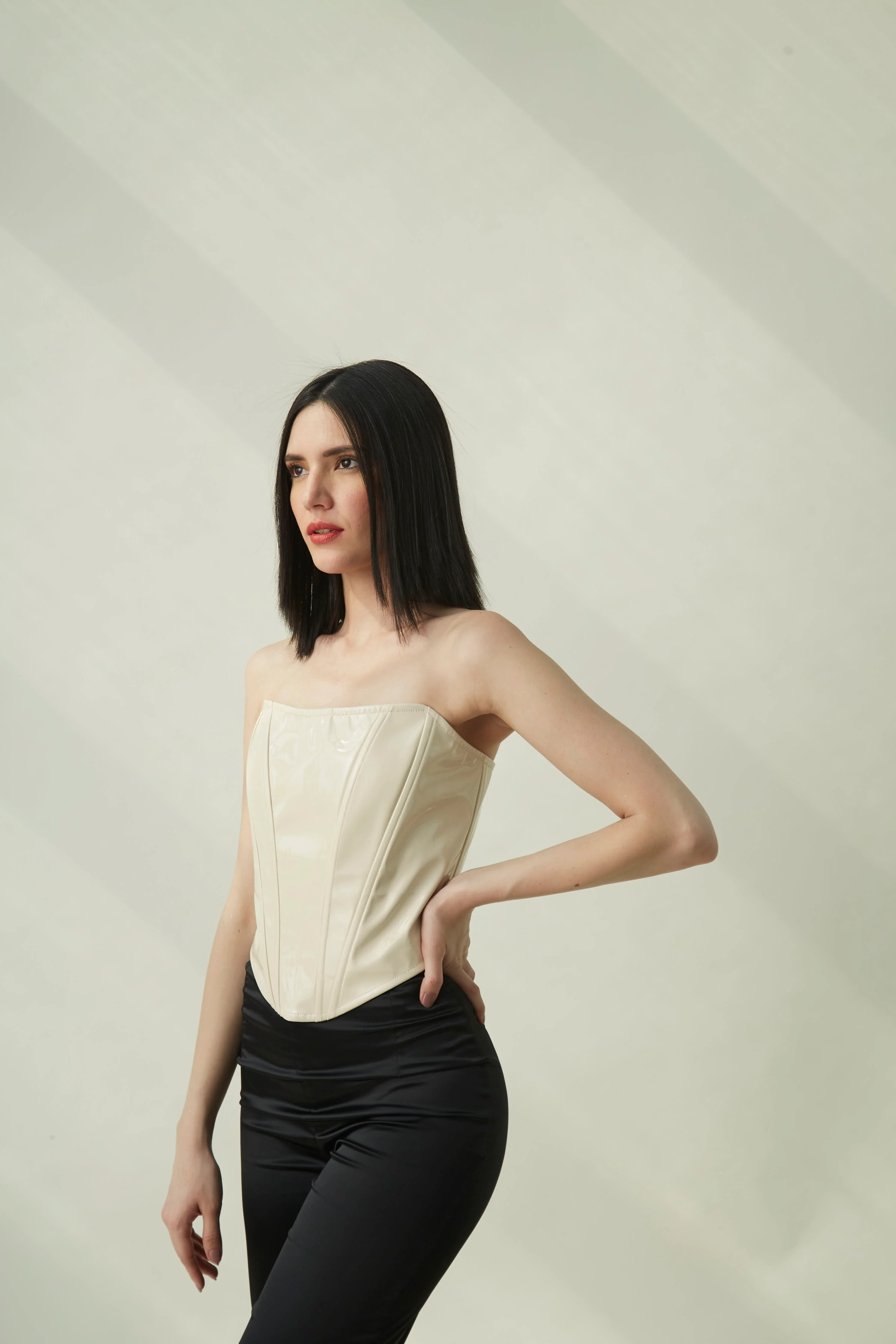 Carla - Off White - Image 5